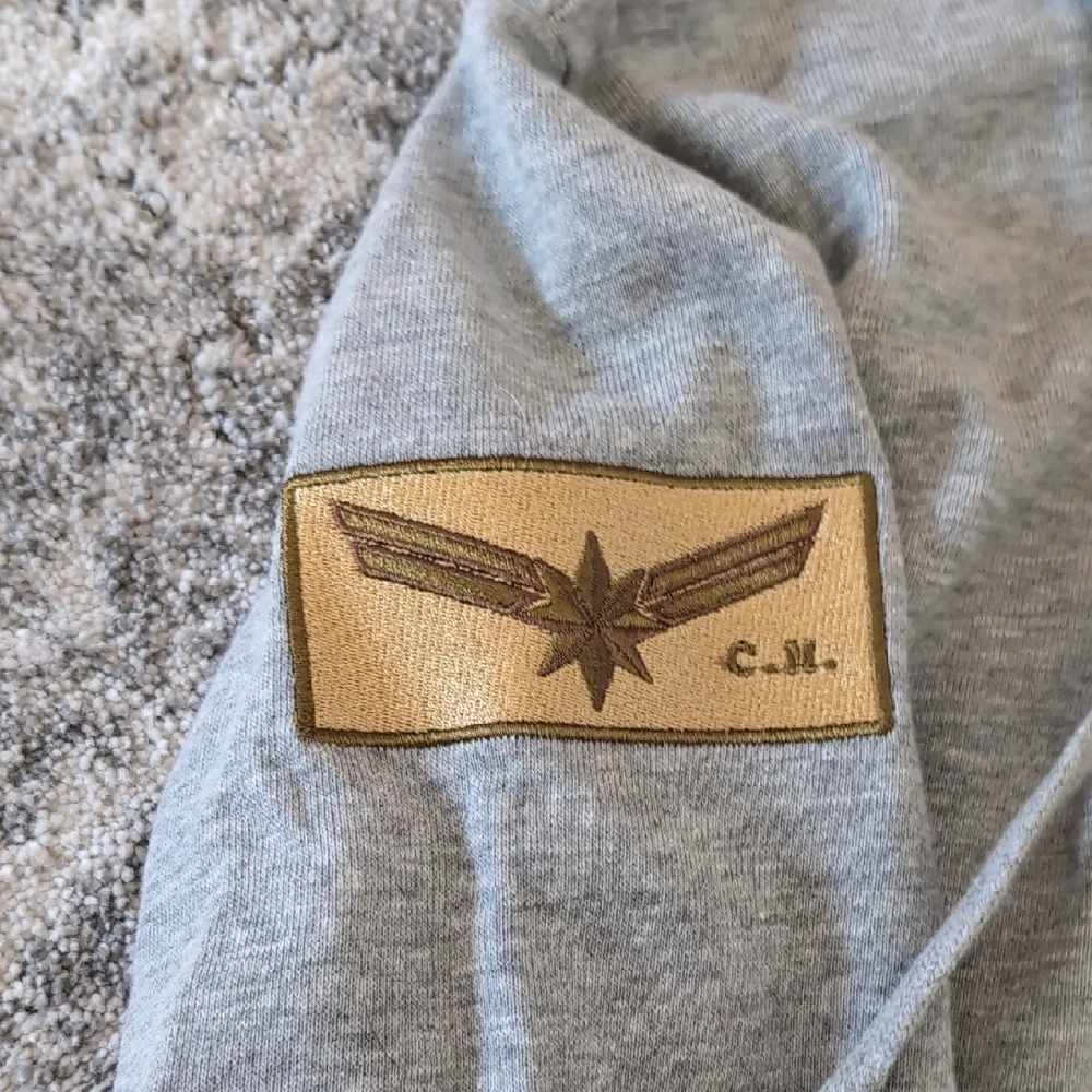 Marvel Gray Hoodie with Star Design - Picture 4 of 9